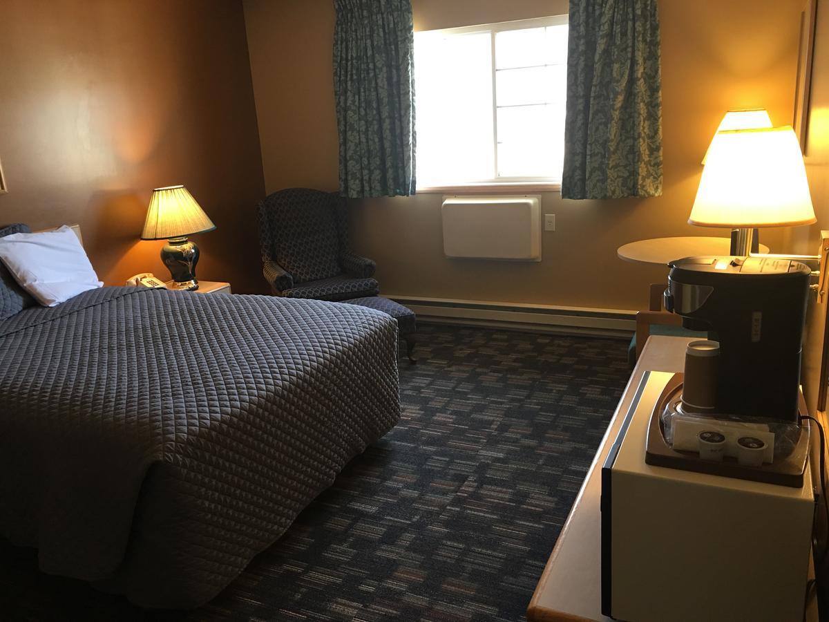 Hotel Adoba® 3*